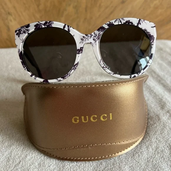 Gucci | Accessories | Gucci Gg028sa 009 Black Sunglasses  display picture 1